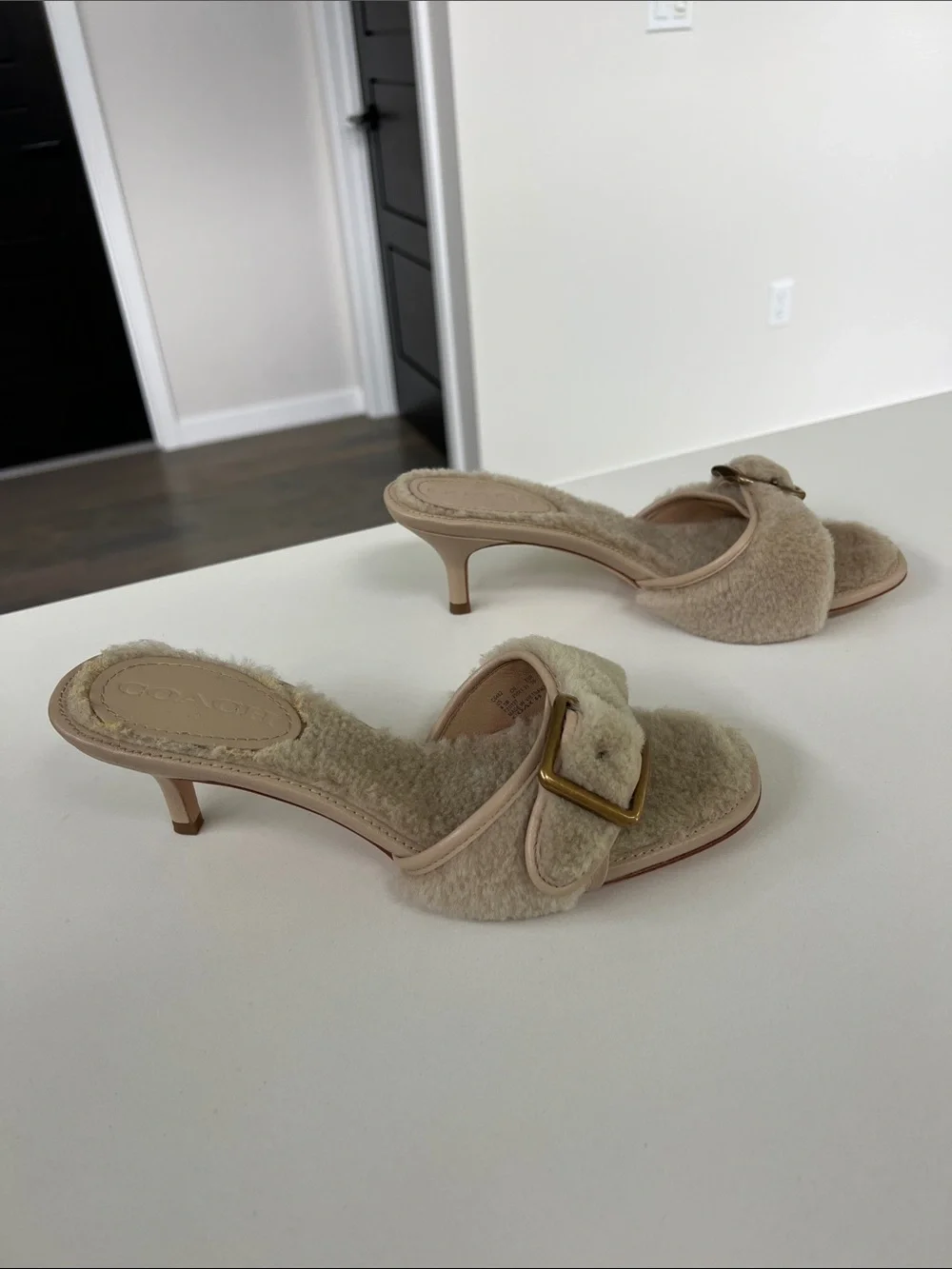 Coach shearling buckle open toe mule sandals natural cream 8.5